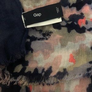 GAP Accessories - 3/$25 Sale! Gap Blue Pink Beige Scarf with Fringe GAP Accessories - 3/$25 Sale! Gap Blue Pink Beige Scarf with Fringe